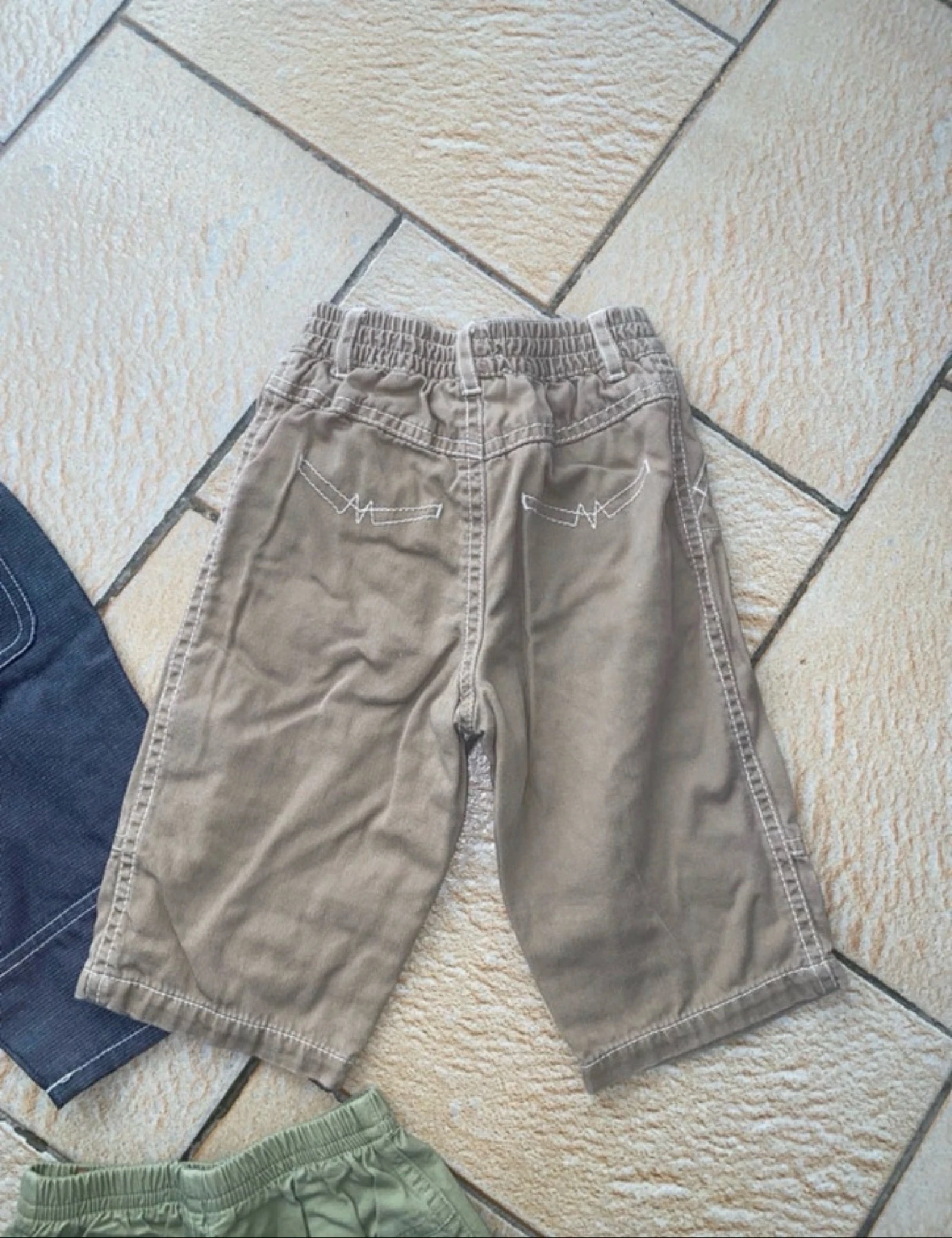 Lot de 2 pantalons et 1 short 6 mois  – photo 8
